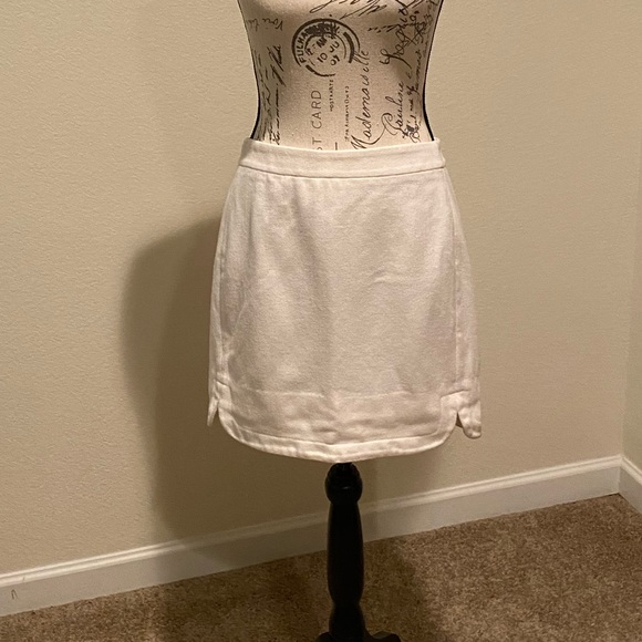 SALE 🖤 JCrew Skirt - Picture 2 of 6